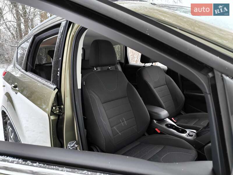 Внедорожник / Кроссовер Ford Kuga 2015 в Киеве