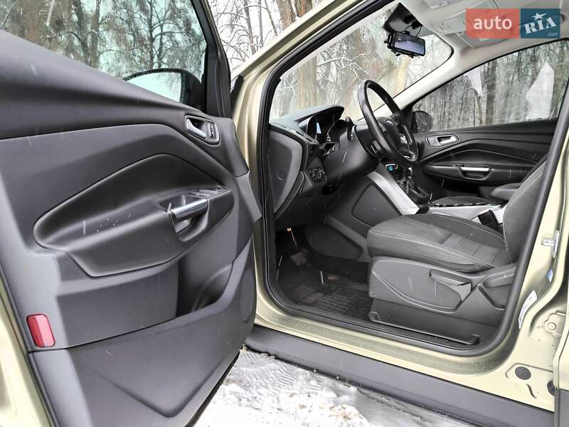 Внедорожник / Кроссовер Ford Kuga 2015 в Киеве