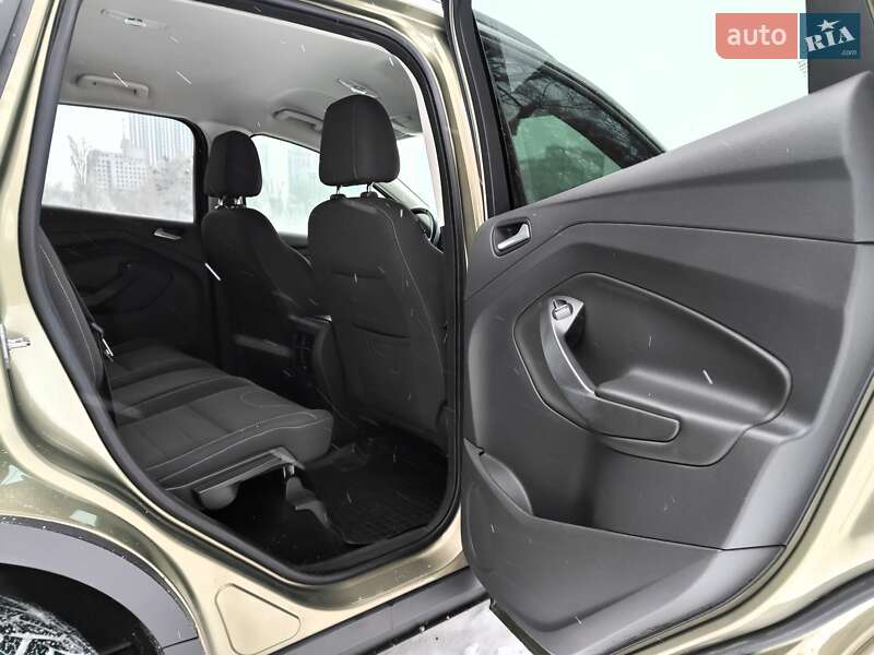 Внедорожник / Кроссовер Ford Kuga 2015 в Киеве