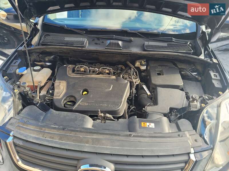 Позашляховик / Кросовер Ford Kuga 2012 в Чернівцях