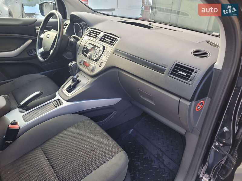 Позашляховик / Кросовер Ford Kuga 2012 в Чернівцях