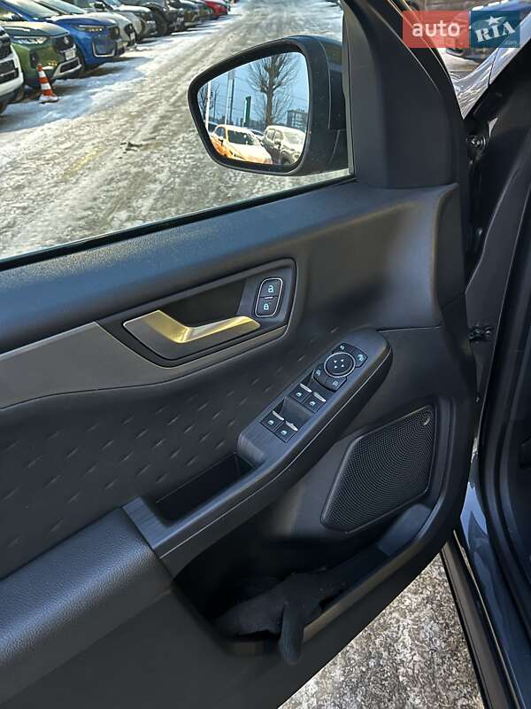 Внедорожник / Кроссовер Ford Kuga 2020 в Киеве