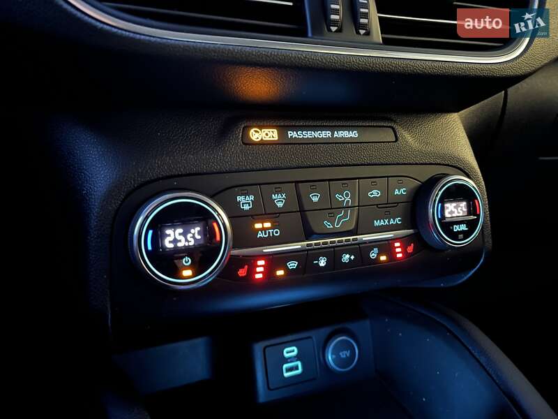 Внедорожник / Кроссовер Ford Kuga 2020 в Киеве