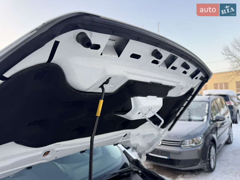 Внедорожник / Кроссовер Ford Kuga 2019 в Ровно