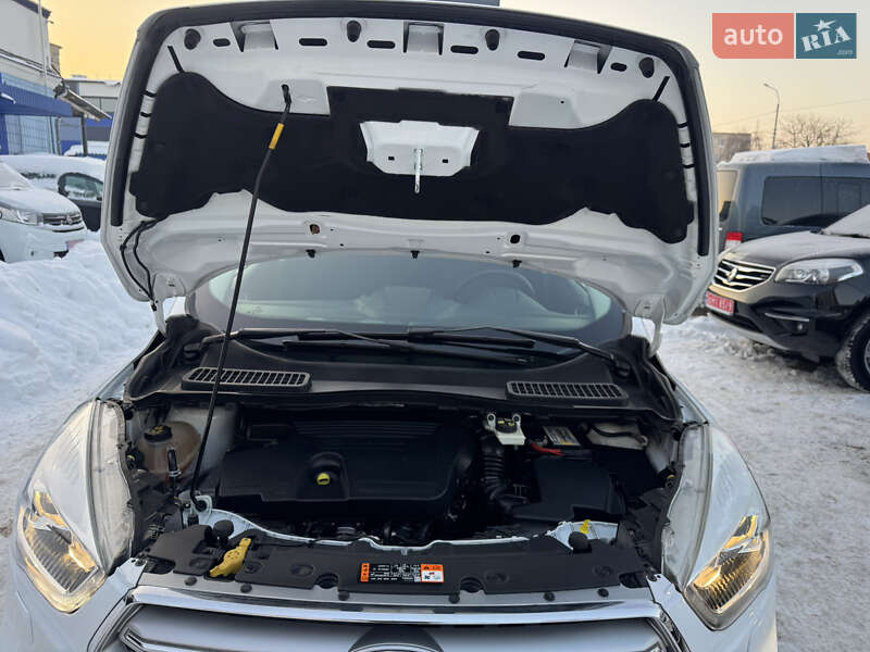 Внедорожник / Кроссовер Ford Kuga 2019 в Ровно