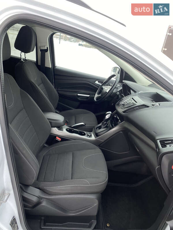 Позашляховик / Кросовер Ford Kuga 2013 в Луцьку