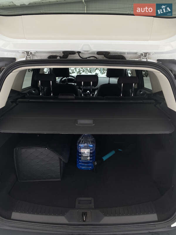 Позашляховик / Кросовер Ford Kuga 2013 в Луцьку