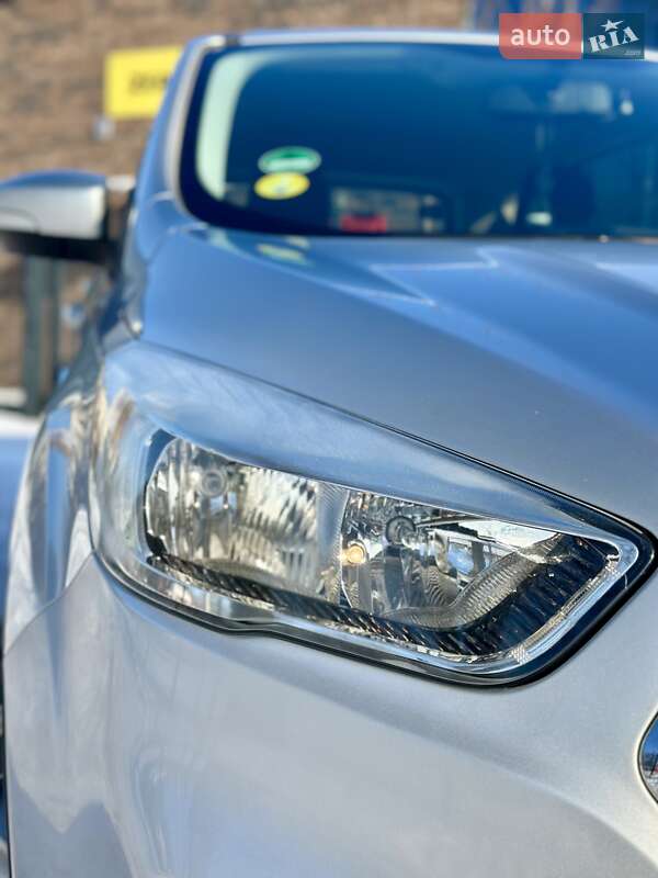 Внедорожник / Кроссовер Ford Kuga 2017 в Виннице