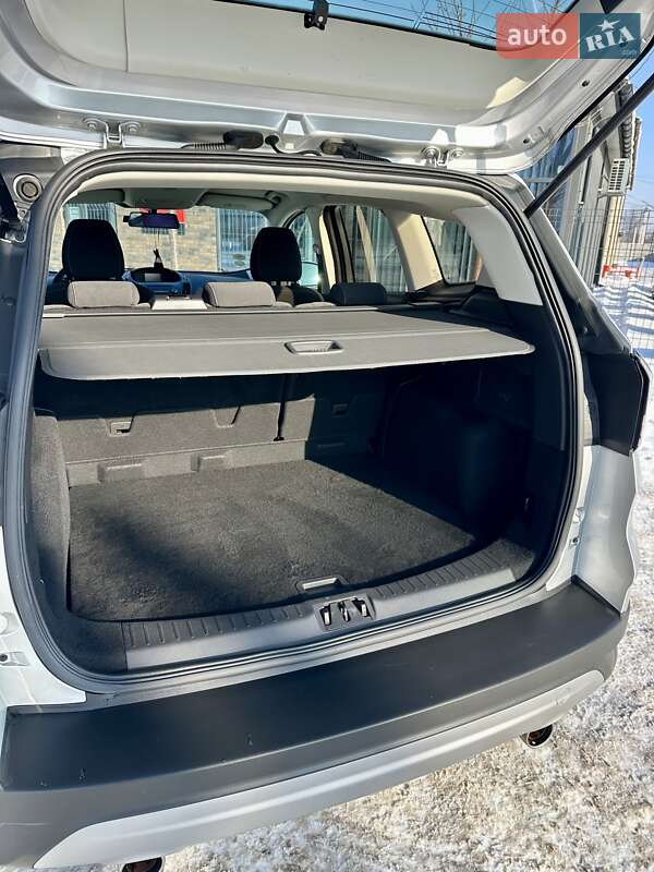 Внедорожник / Кроссовер Ford Kuga 2017 в Виннице