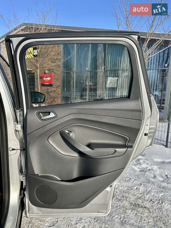 Внедорожник / Кроссовер Ford Kuga 2017 в Виннице