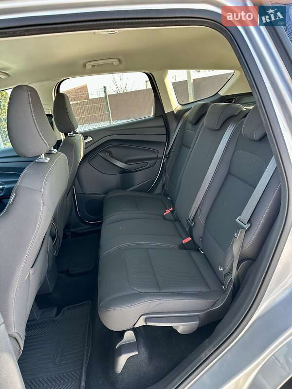 Внедорожник / Кроссовер Ford Kuga 2017 в Виннице