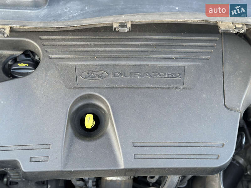 Внедорожник / Кроссовер Ford Kuga 2015 в Львове фото 36 Внедорожник / Кроссовер Ford Kuga 2015 в Львове