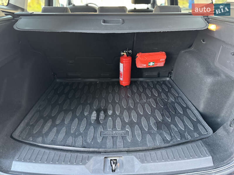 Внедорожник / Кроссовер Ford Kuga 2015 в Львове фото 94 Внедорожник / Кроссовер Ford Kuga 2015 в Львове