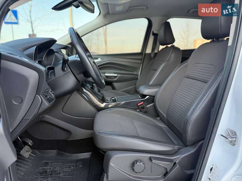 Позашляховик / Кросовер Ford Kuga 2019 в Києві