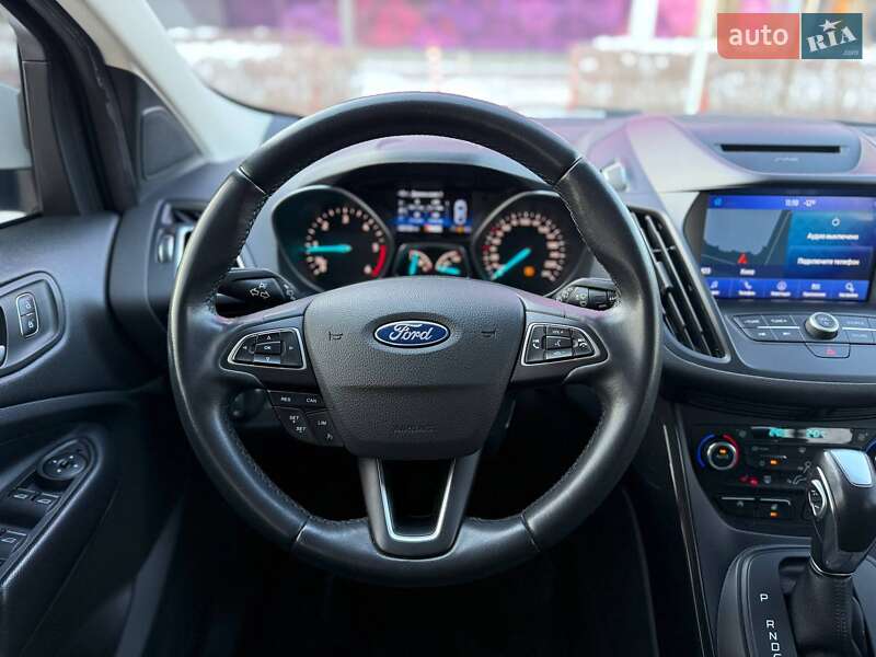 Позашляховик / Кросовер Ford Kuga 2019 в Києві