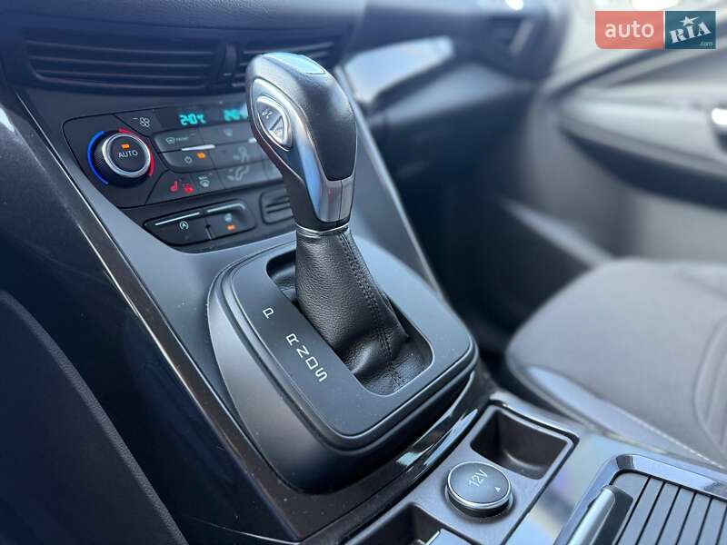 Позашляховик / Кросовер Ford Kuga 2019 в Києві