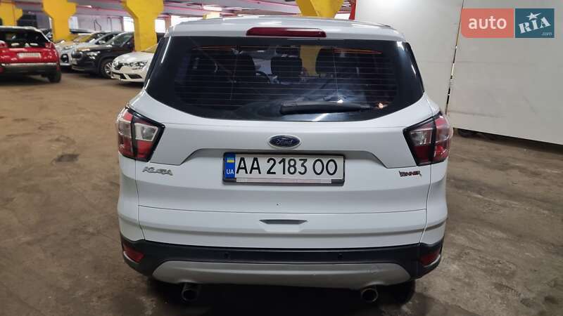 Позашляховик / Кросовер Ford Kuga 2019 в Києві