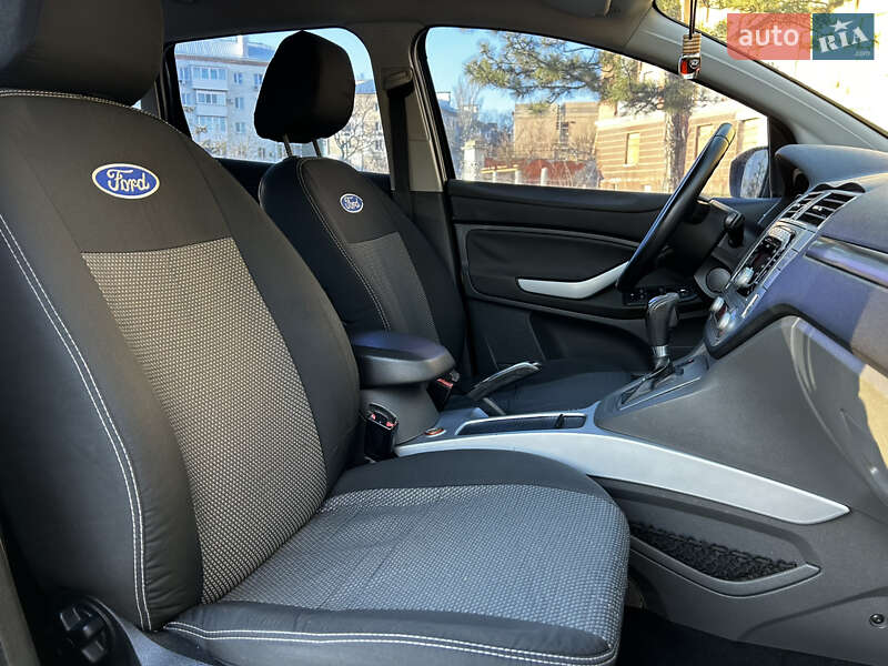 Внедорожник / Кроссовер Ford Kuga 2011 в Николаеве