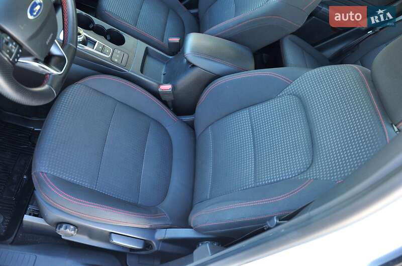 Позашляховик / Кросовер Ford Kuga 2021 в Львові