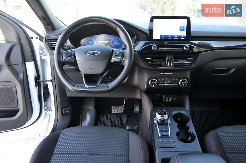 Позашляховик / Кросовер Ford Kuga 2021 в Львові