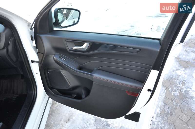 Позашляховик / Кросовер Ford Kuga 2021 в Львові