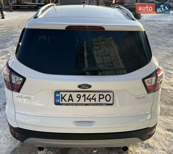 Позашляховик / Кросовер Ford Kuga 2016 в Києві