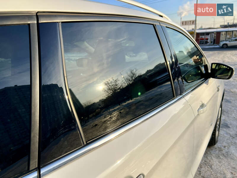 Позашляховик / Кросовер Ford Kuga 2016 в Києві