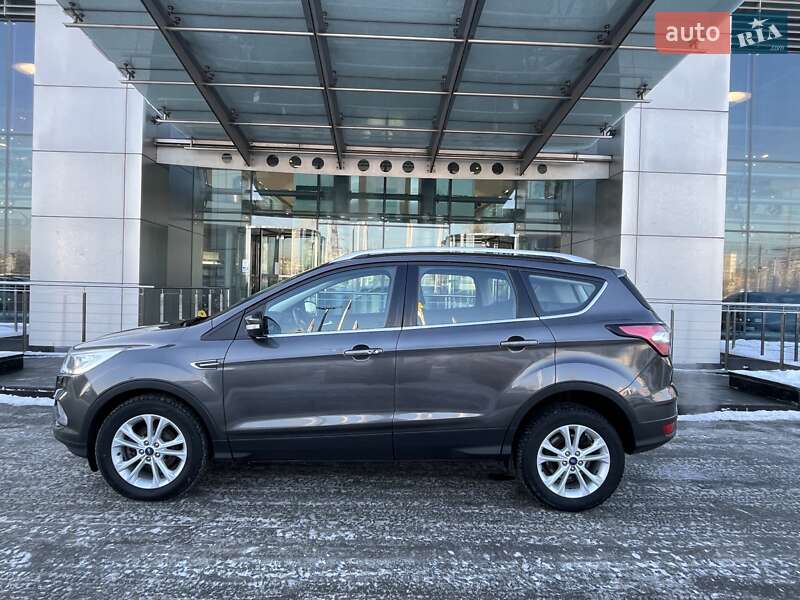Позашляховик / Кросовер Ford Kuga 2019 в Києві