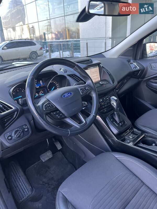 Позашляховик / Кросовер Ford Kuga 2019 в Києві