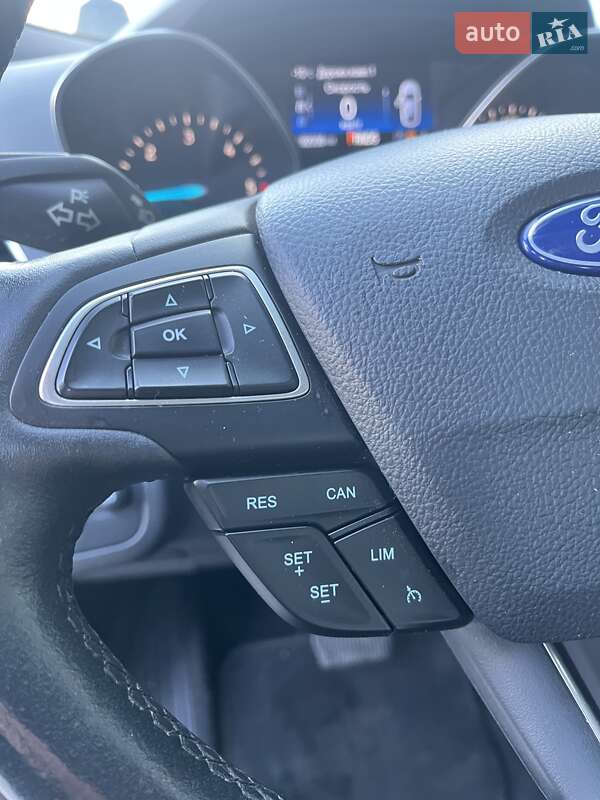 Позашляховик / Кросовер Ford Kuga 2019 в Києві