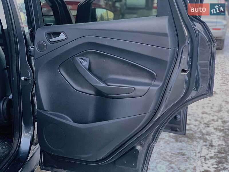 Позашляховик / Кросовер Ford Kuga 2015 в Вінниці