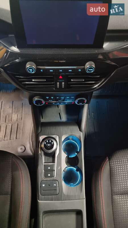 Позашляховик / Кросовер Ford Kuga 2021 в Києві