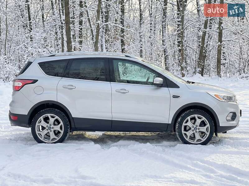 Внедорожник / Кроссовер Ford Kuga 2019 в Житомире