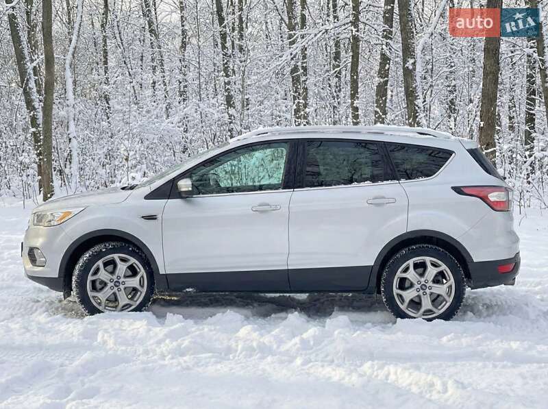 Внедорожник / Кроссовер Ford Kuga 2019 в Житомире