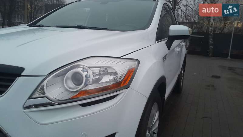 Позашляховик / Кросовер Ford Kuga 2011 в Миргороді
