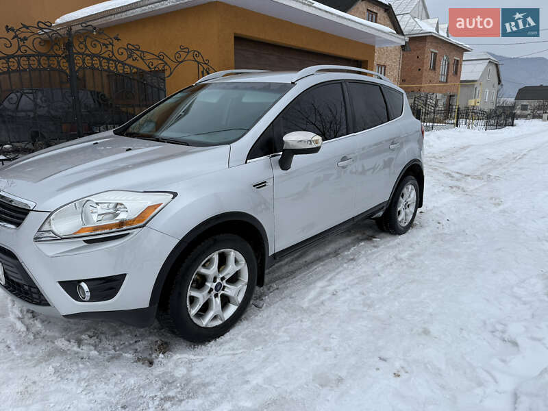 Позашляховик / Кросовер Ford Kuga 2012 в Івано-Франківську
