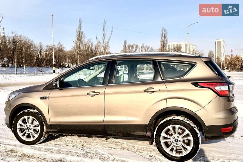Позашляховик / Кросовер Ford Kuga 2019 в Києві фото 4 Позашляховик / Кросовер Ford Kuga 2019 в Києві
