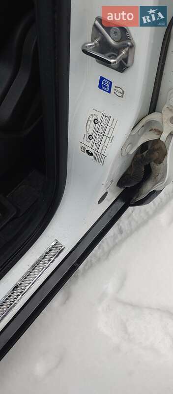 Позашляховик / Кросовер Ford Kuga 2017 в Кам'янець-Подільському фото 16 Позашляховик / Кросовер Ford Kuga 2017 в Кам'янець-Подільському