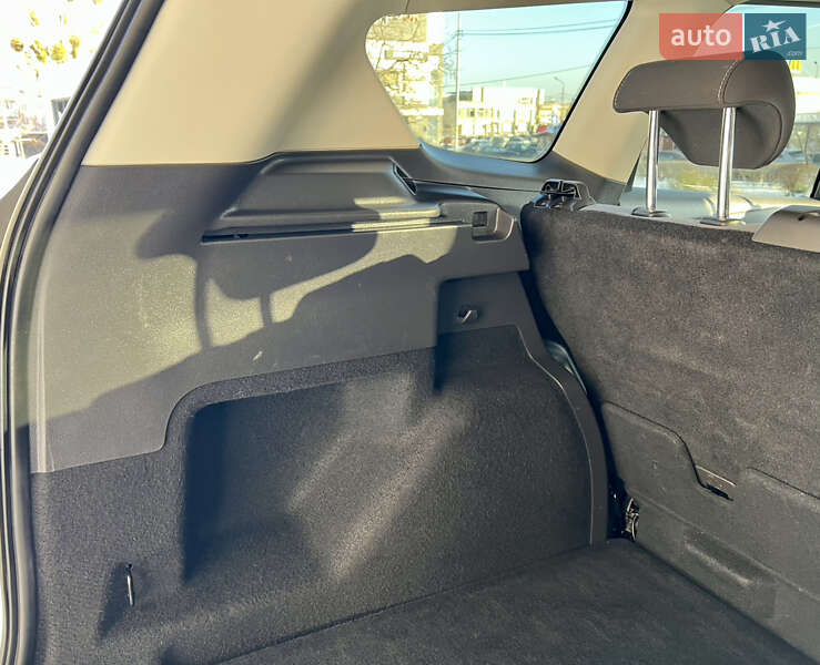 Внедорожник / Кроссовер Ford Kuga 2016 в Киеве фото 23 Внедорожник / Кроссовер Ford Kuga 2016 в Киеве