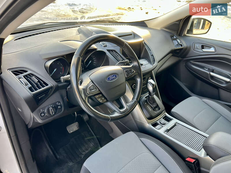 Внедорожник / Кроссовер Ford Kuga 2016 в Киеве фото 28 Внедорожник / Кроссовер Ford Kuga 2016 в Киеве