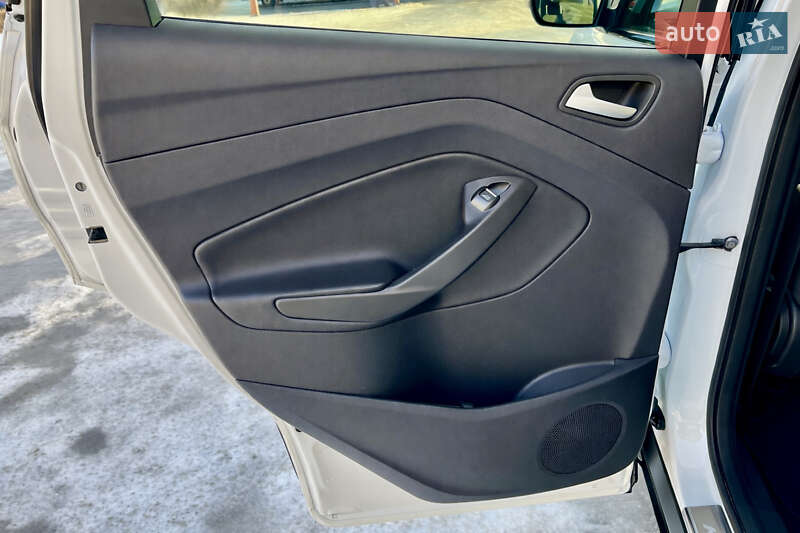 Внедорожник / Кроссовер Ford Kuga 2016 в Киеве фото 32 Внедорожник / Кроссовер Ford Kuga 2016 в Киеве