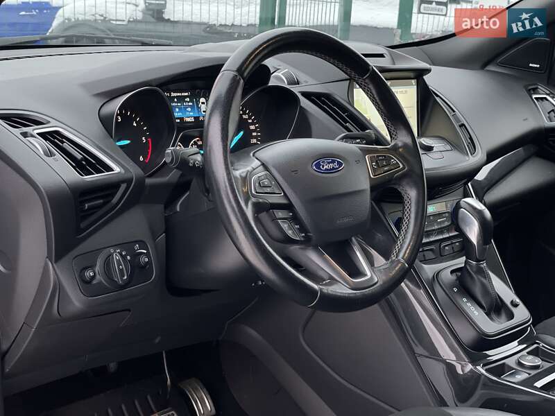 Внедорожник / Кроссовер Ford Kuga 2017 в Бердичеве