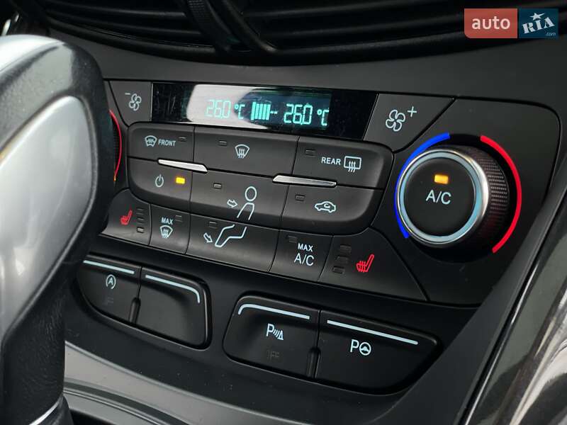 Внедорожник / Кроссовер Ford Kuga 2017 в Бердичеве