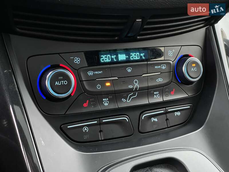 Внедорожник / Кроссовер Ford Kuga 2017 в Бердичеве