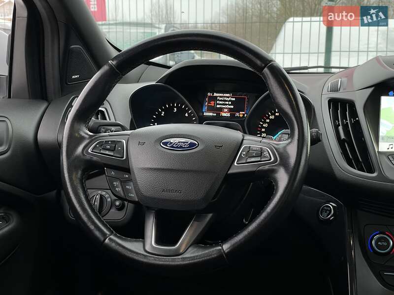 Внедорожник / Кроссовер Ford Kuga 2017 в Бердичеве