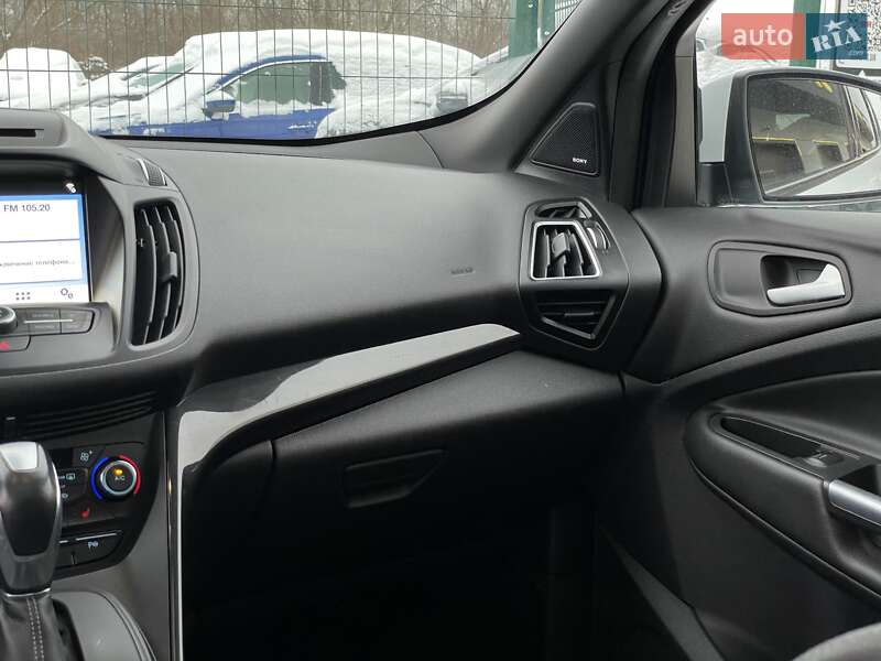 Внедорожник / Кроссовер Ford Kuga 2017 в Бердичеве