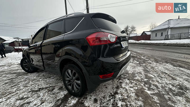 Внедорожник / Кроссовер Ford Kuga 2010 в Глухове