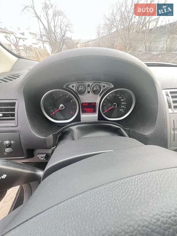 Позашляховик / Кросовер Ford Kuga 2012 в Львові фото 16 Позашляховик / Кросовер Ford Kuga 2012 в Львові