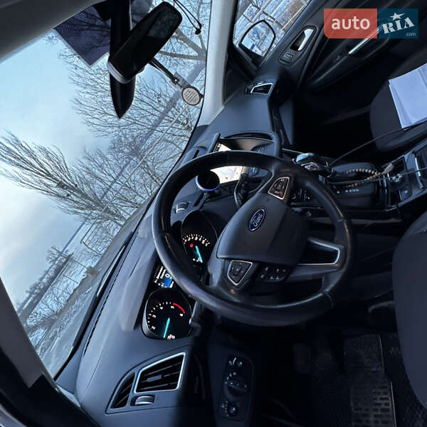 Позашляховик / Кросовер Ford Kuga 2019 в Дніпрі