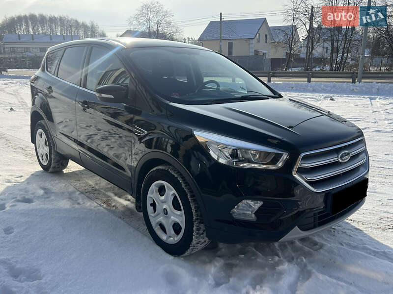 Позашляховик / Кросовер Ford Kuga 2018 в Вінниці